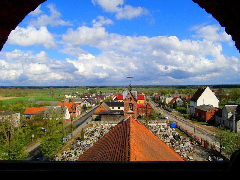 Na wieży widokowej - kościół w Lubiewie