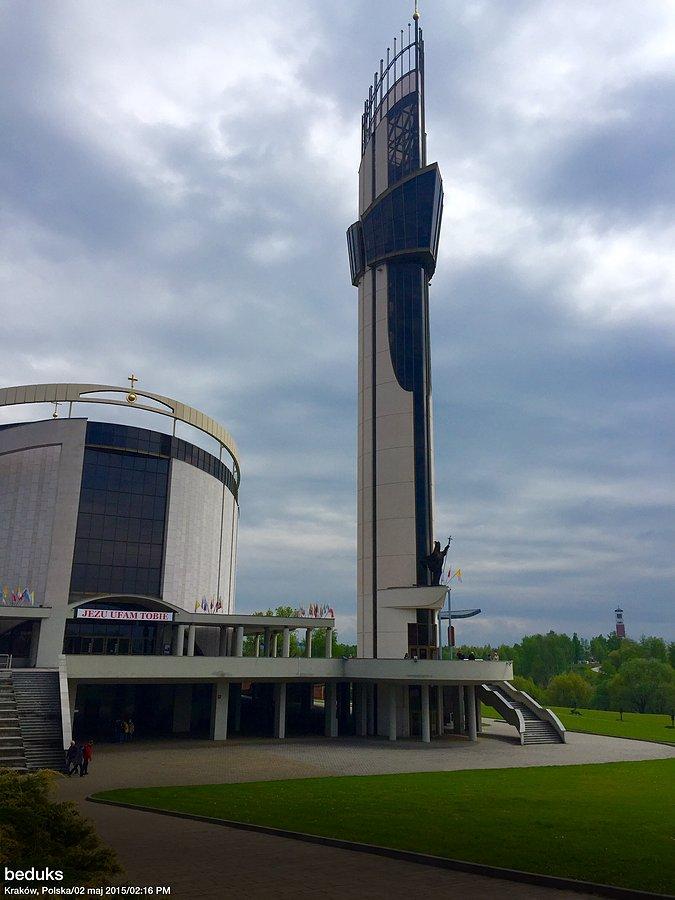 Wieża w Łagiwenikach NIEWIELE ODBIEGA OD TEJ Z wŁACY pIERŚCIENI CO JA ZA HEREZJE PISZĘ