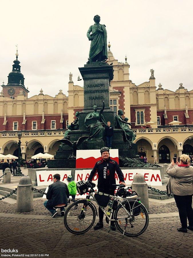 Mickiewicz spokojny jak zawsze ŚWIĘTO fLAGI kRAKÓW
