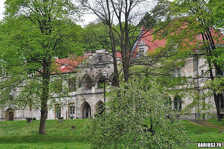 Pałac w Młoszowej