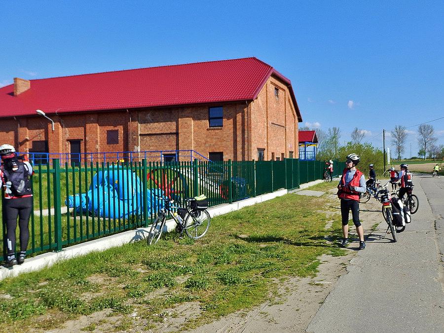 Jedziemy do Nowego Dworu. Przepompownia wodna, nad kanałem, na żuławach