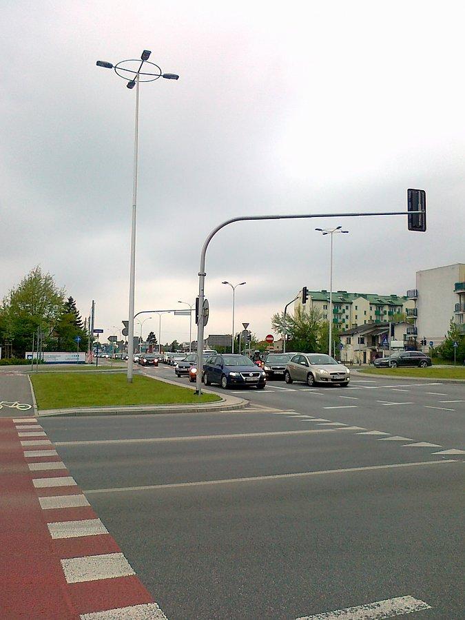 Rondo na skrzyżowaniu Lazurowej i Górczewskiej