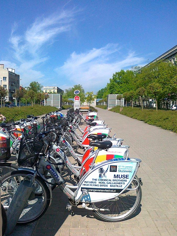 Stacja rowerowa przy metrze Stare Bielany