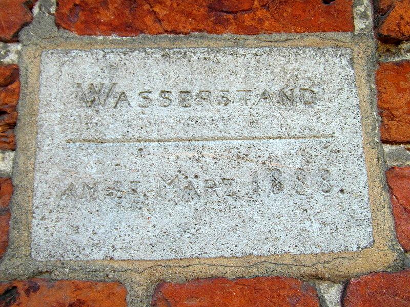 Tablica upamiętniająca poziom wody - Malbork
