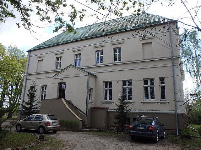 Ostrowite - dwór z połowy XIX wieku