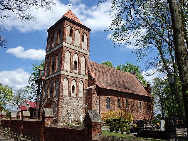 Pluskowęsy – kościół p.w. św. Jana Chrzciciela