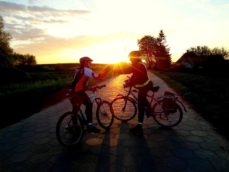 Rowerzysci na szlaku