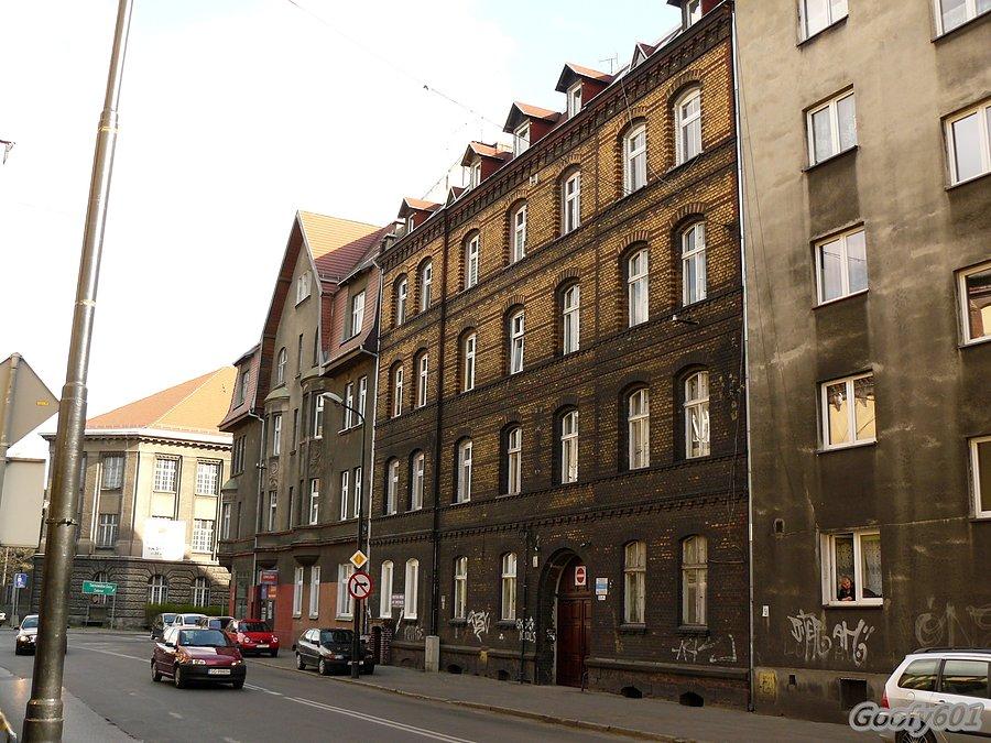 Okopcone kamienice przy Piwnej