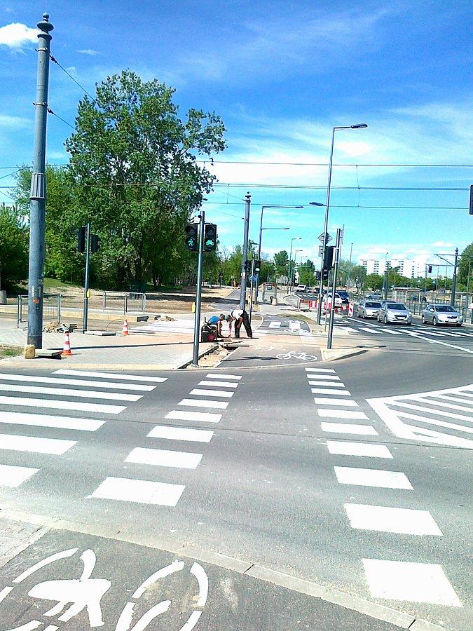 Na nowych ddrr przy Powstańców już robią poprawki