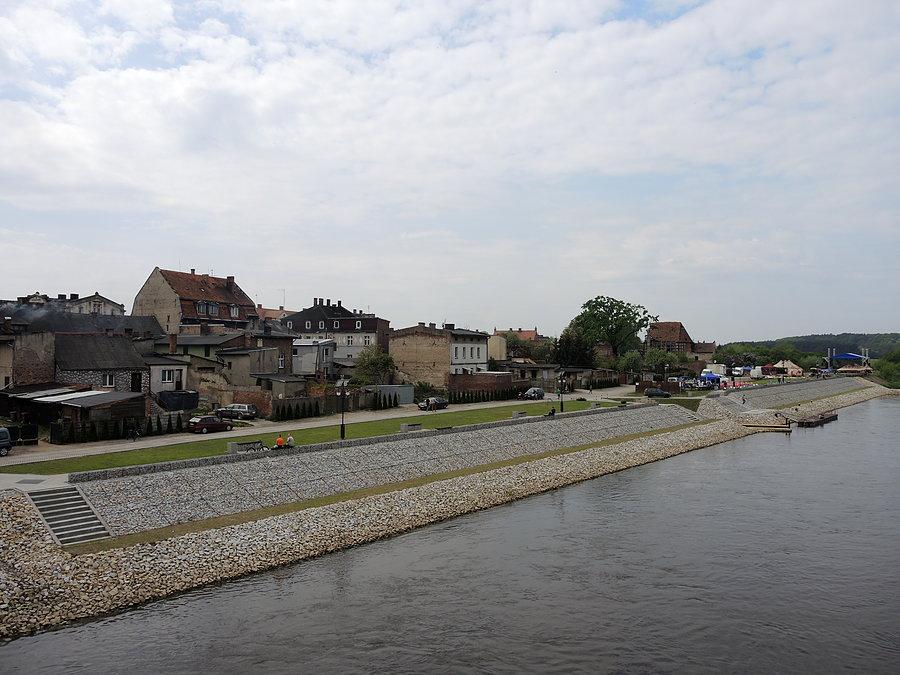 Bulwar nad Wartą w Sierakowie