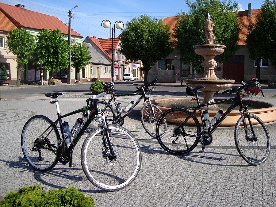 Rowery na rynku w Raszkowie