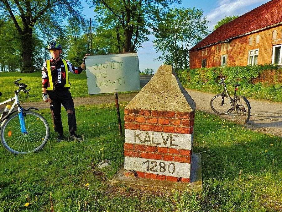 Biały Dwór - Podzamcze. Szlak Bursztynowy. Na trasie. Kalve