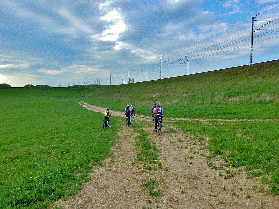 Biały Dwór - Podzamcze. Szlak Bursztynowy. Na trasie. Przebijamy się do akweduktu Juranda