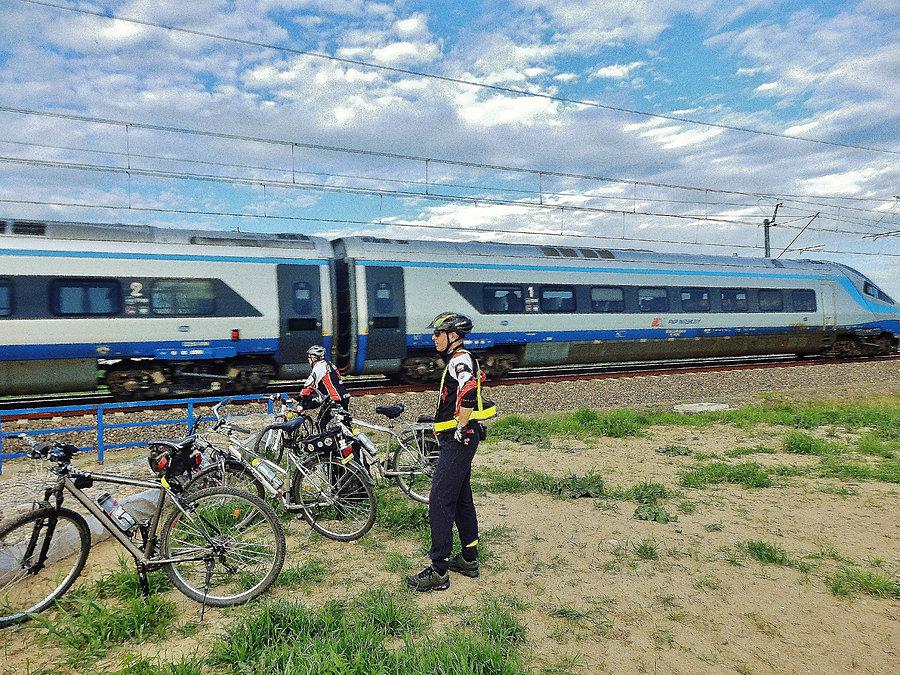 Biały Dwór - Podzamcze. Szlak Bursztynowy. Na trasie. Przebijamy się do akweduktu Juranda