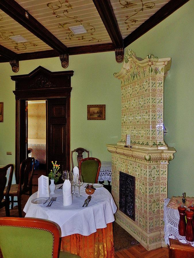 Biały Dwór - Podzamcze. Szlak Bursztynowy. Podzamcze