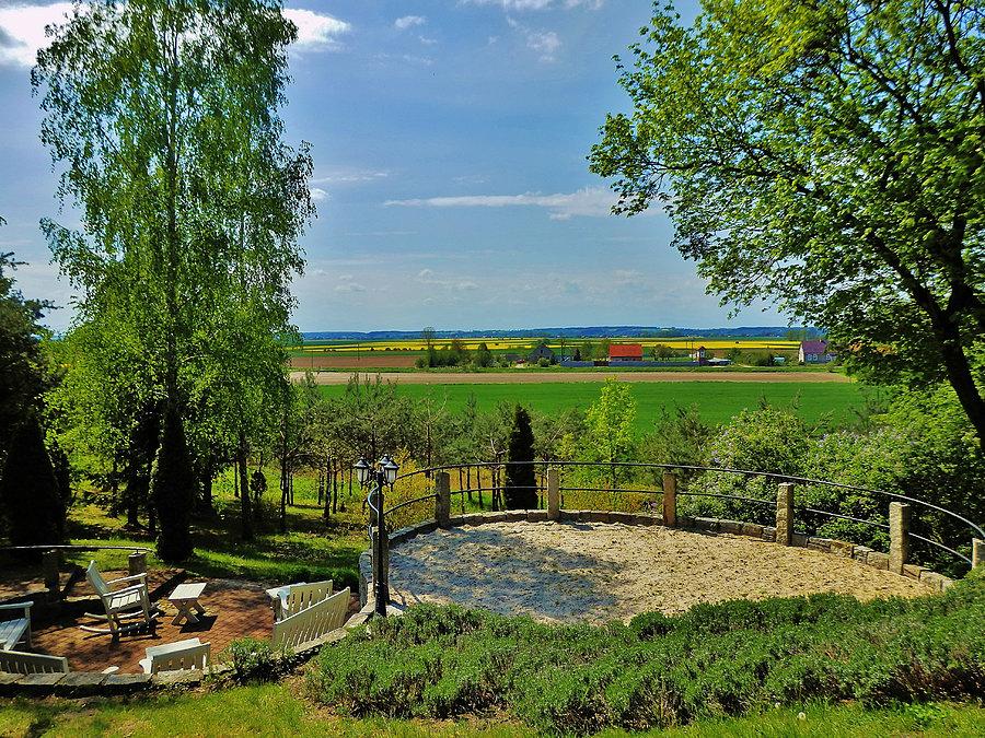 Biały Dwór - Podzamcze. Szlak Bursztynowy. Podzamcze