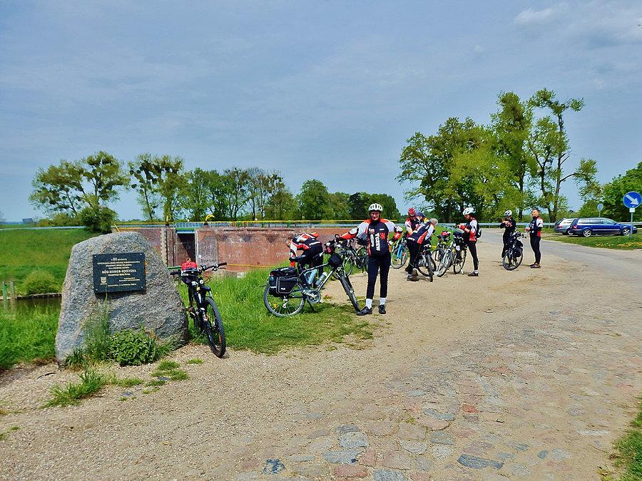 Biały Dwór - Podzamcze. Szlak Bursztynowy. Na trasie. Biała Góra