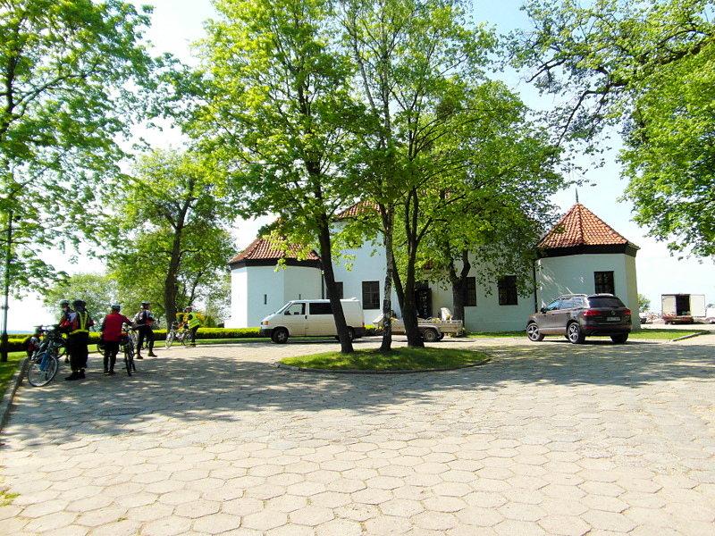 Biały Dworek- Podzamcze