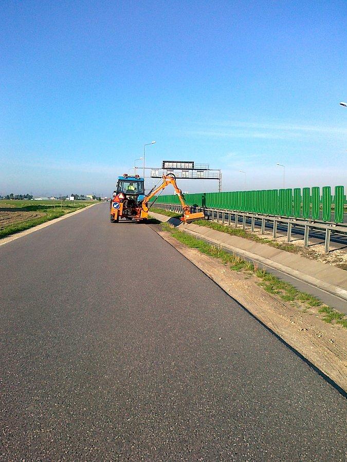 Kosiarka do wykaszania trawy w rowach