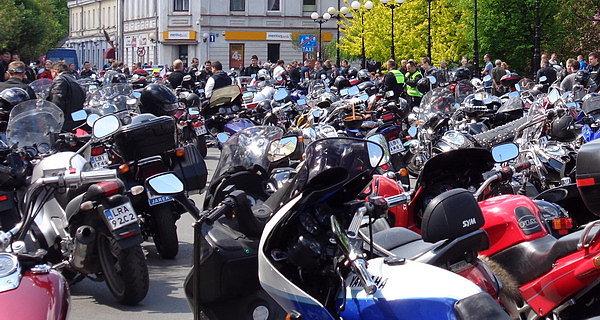 Zbiórka uczestników imprezy na Placu Wolności