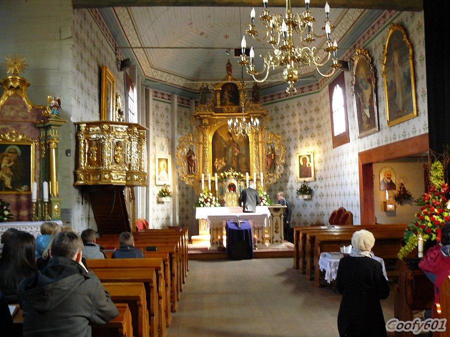 Kościół w Borowej Wsi - ołtarz