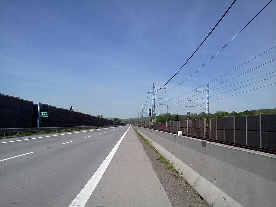 Przez gródek