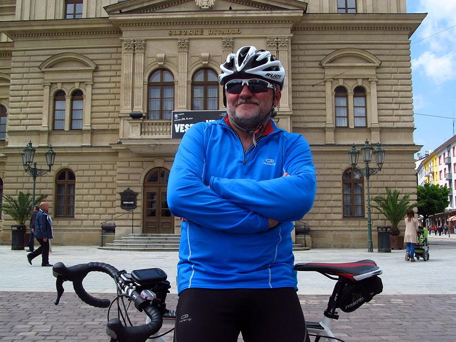 Przed śląskim divadlem