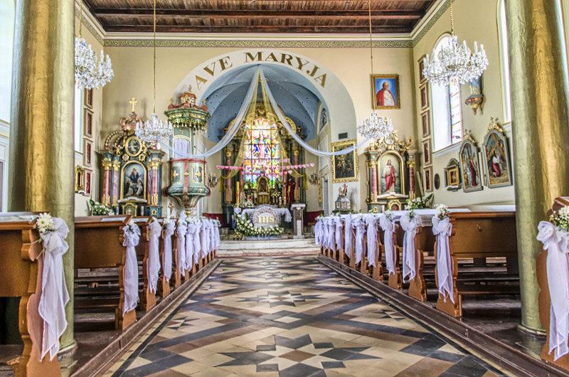 Wewnątrz Kościóła pw. Wniebowzięcia Najświętszej Maryi Panny w Studzionce