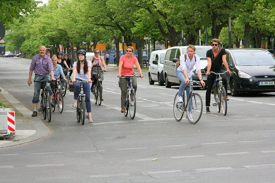 Normalny ruch w okolicach Bramy Branderburskiej