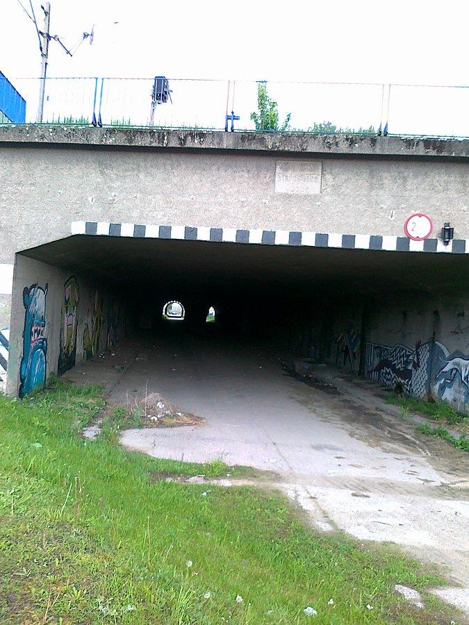 Stary nieczynny tunel.Obok wybudowano nowy
