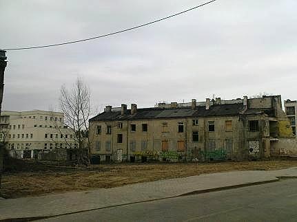 Kradziejów piaseczyński przestaje istnieć, pożydowskie czynszówki poszły pod kilof, teren splantowano, będą nowe domy?