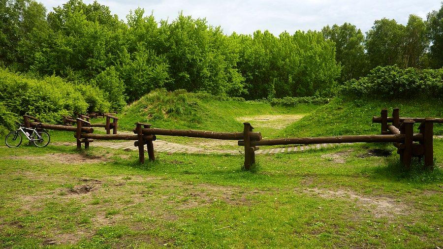 Pozostałości grodu z IX w. (Las Bródnowski, Warszawa)