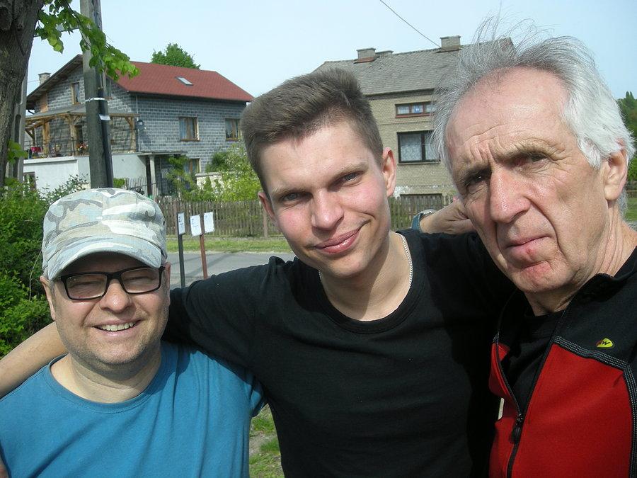 Między nami jaskiniowcami