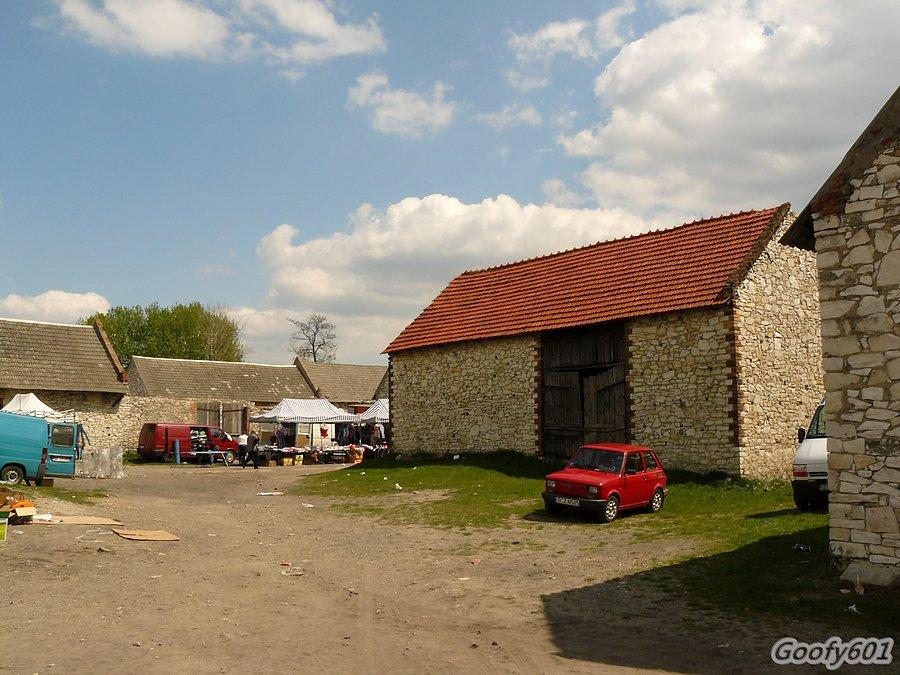 Zabytkowe stodoły w Żarkach