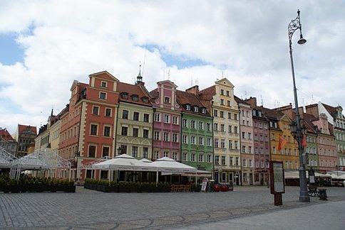 Rynek wrocławski należy do największych dawnych placów targowych w Polsce