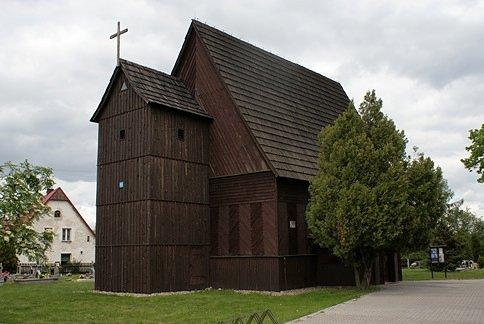 Drewniany kościółek w Szczodrowie