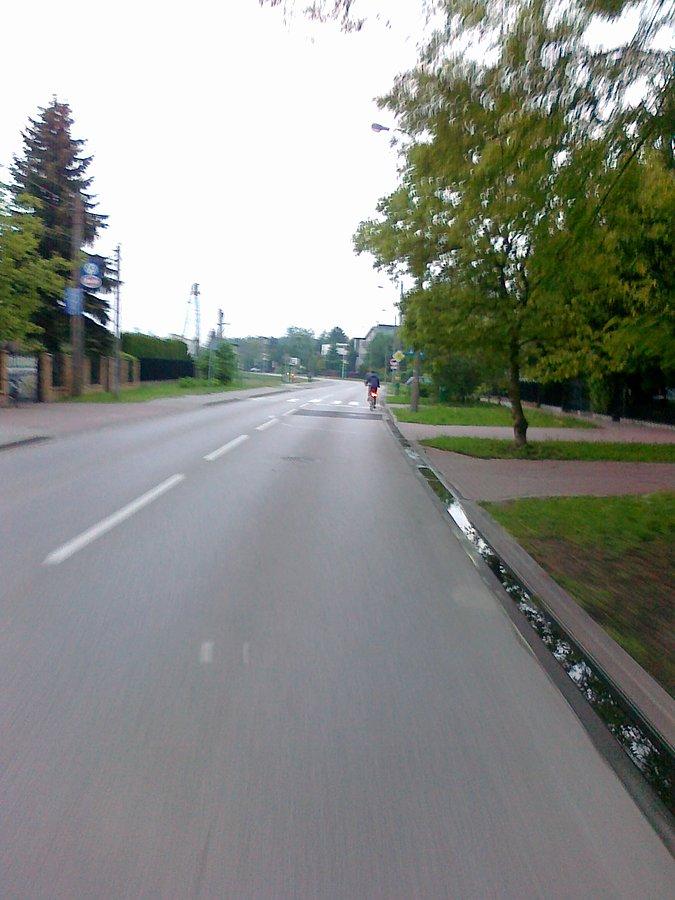 Droga przez Groty. Tylko dwie rowerzystki, ona i ja