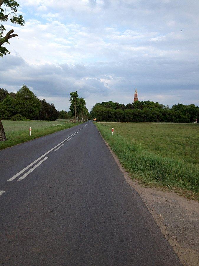 Wjazd do Folsztyna - na trasie Wieleń - Jędrzejewo