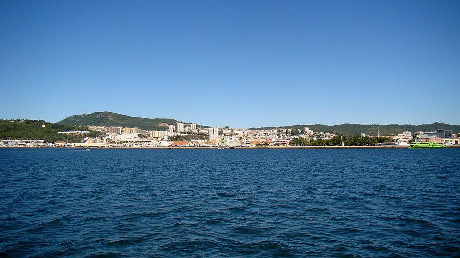 Setubal widziany z wody