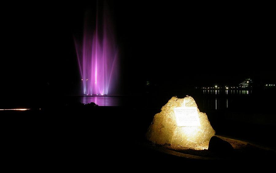 Nocna fontanna nad Maltą