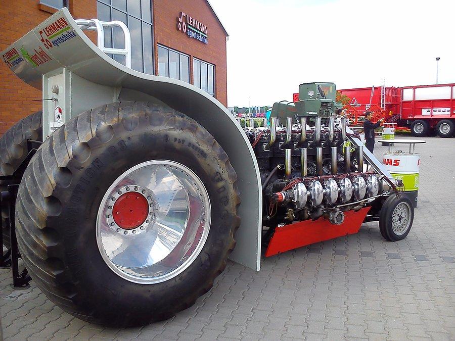 24 cylindry ... !