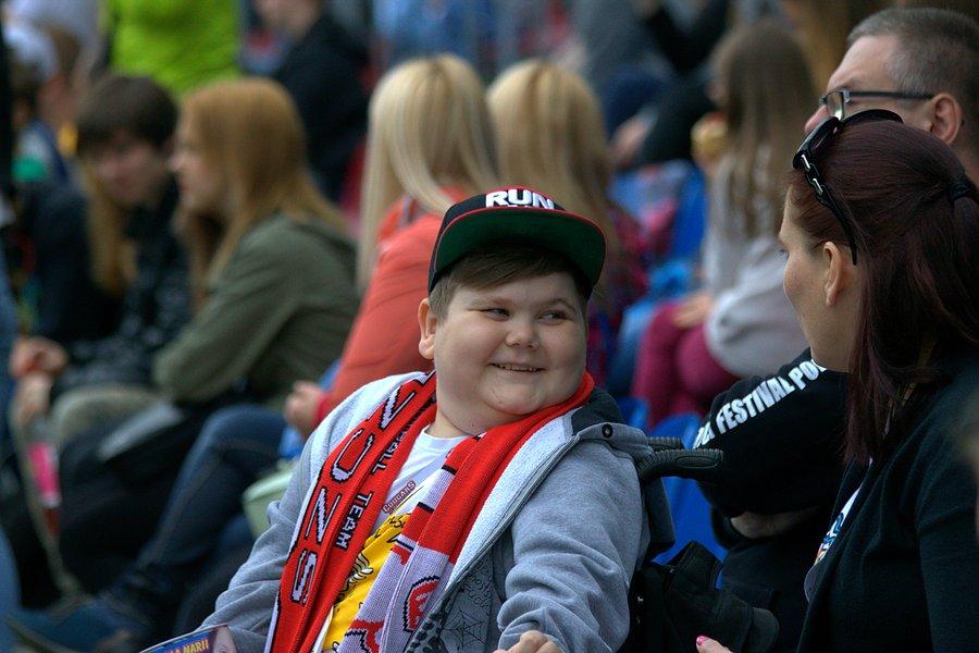 Łukasz Berezak, do jego puszki wrzuciłem pieniądze dla Narii :)
