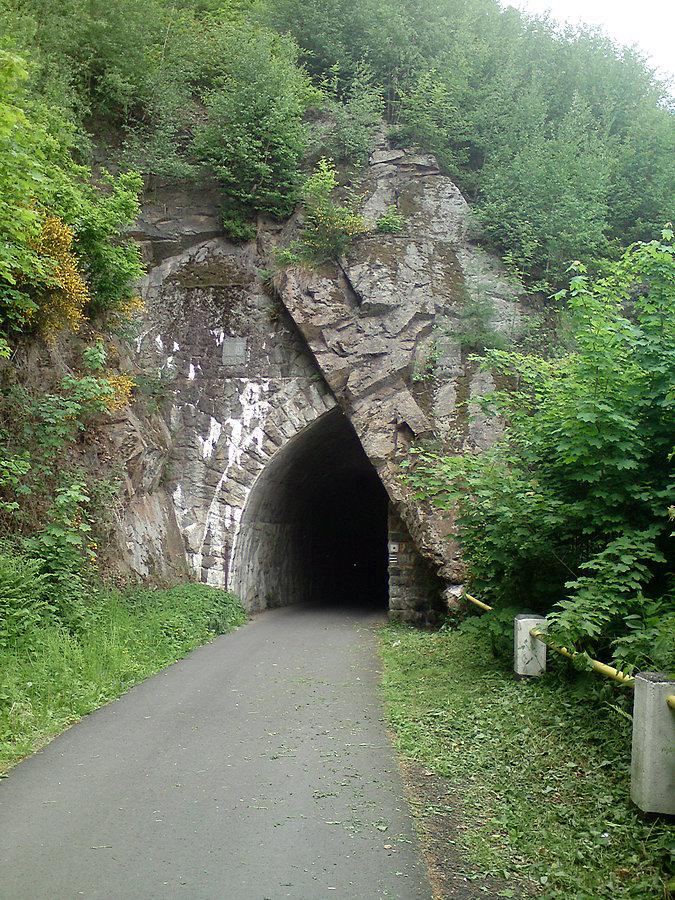Kolejny tunel przed zaporą