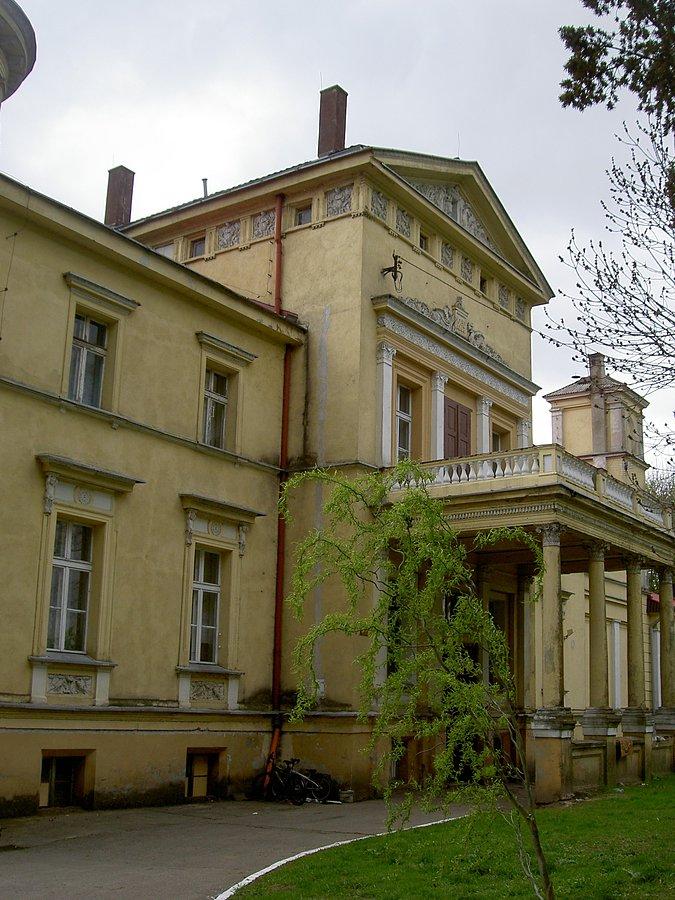 Pałac w Starowicach