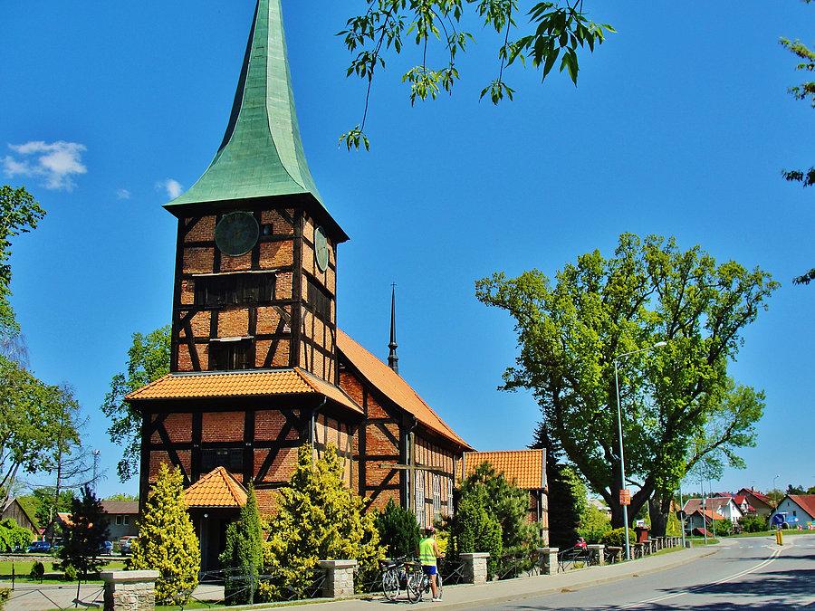 Wycieczka do Stegny. Kościół parafialny o konstrukcji szachulcowej został zbudowany przez protestantów w latach 1681-1683