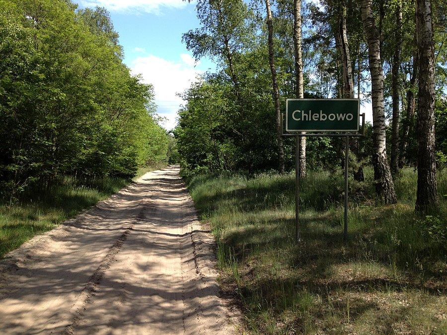 Wjazd do Chlebowa - cały czas w piachu