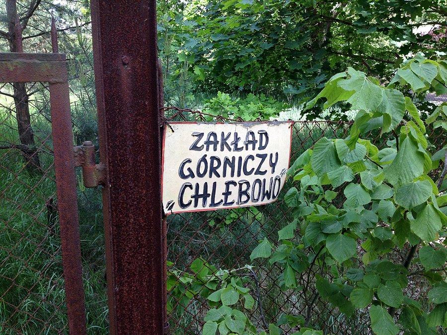 Przed zakładem grórniczym "Chlebowo"