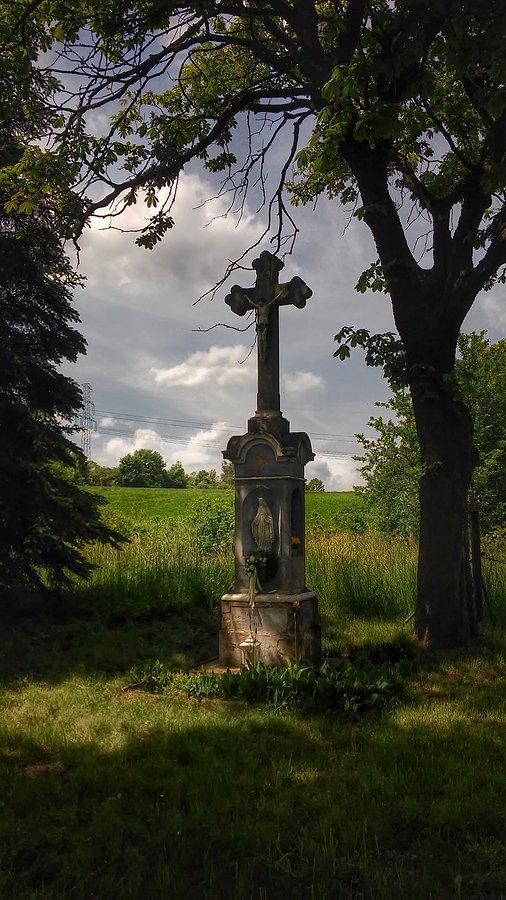 Przydrożny krzyż gdzieś pomiędzy Mikołowem, a Łaziskami