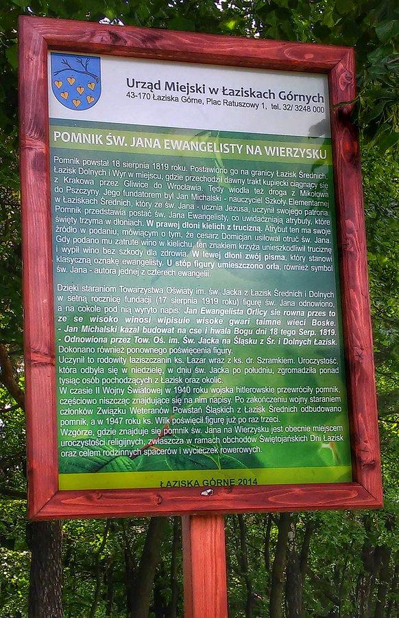 Tablica informacyjna przy pomniku