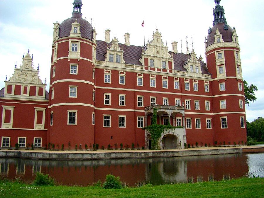 Nowy Zamek nad Nysą Hermanna w Parku Mużakowskim
